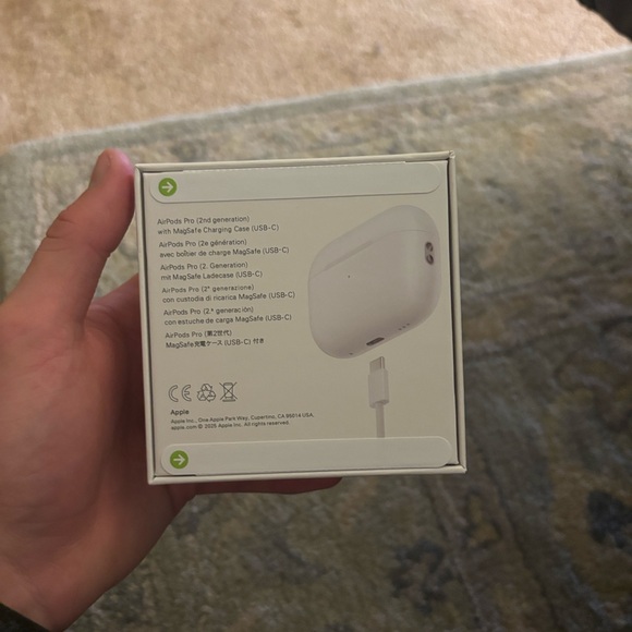 Apple AirPods Pro Gen 2 USB C port great Christmas gift - Picture 2 of 7